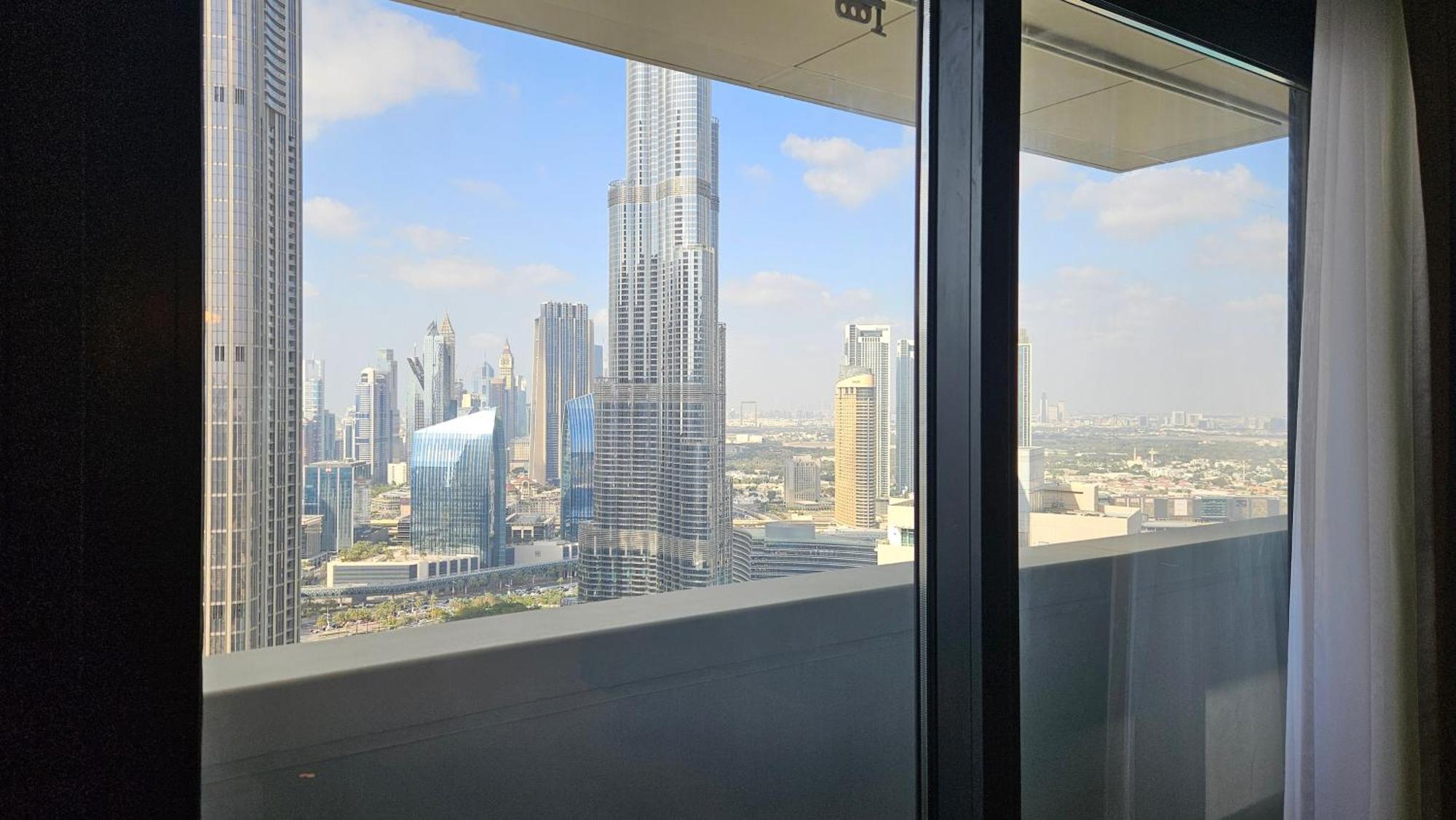 Mh-act Tower- Burj Khalifa View 3bedrooms-ref4107 * Dubai