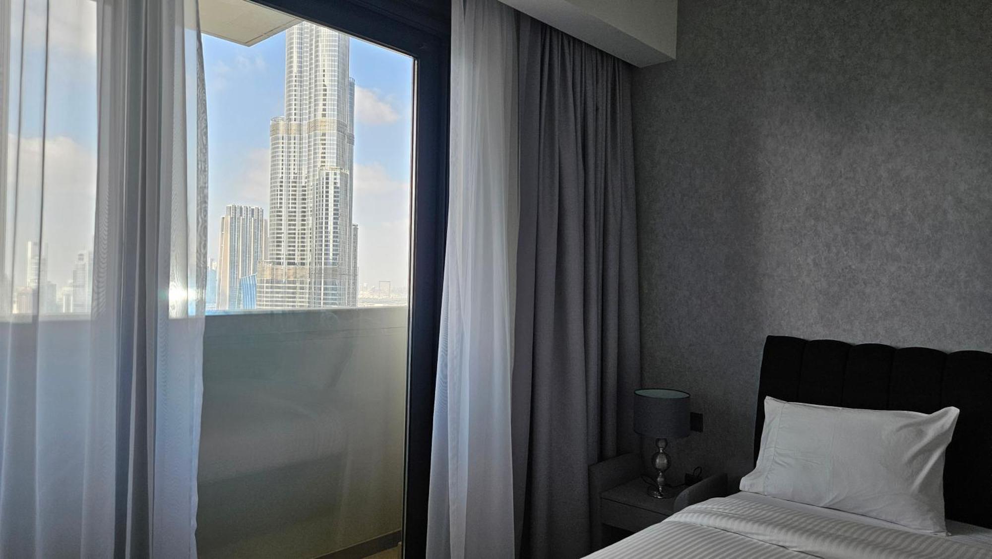 Mh-act Tower- Burj Khalifa View 3bedrooms-ref4107 Apartment *
