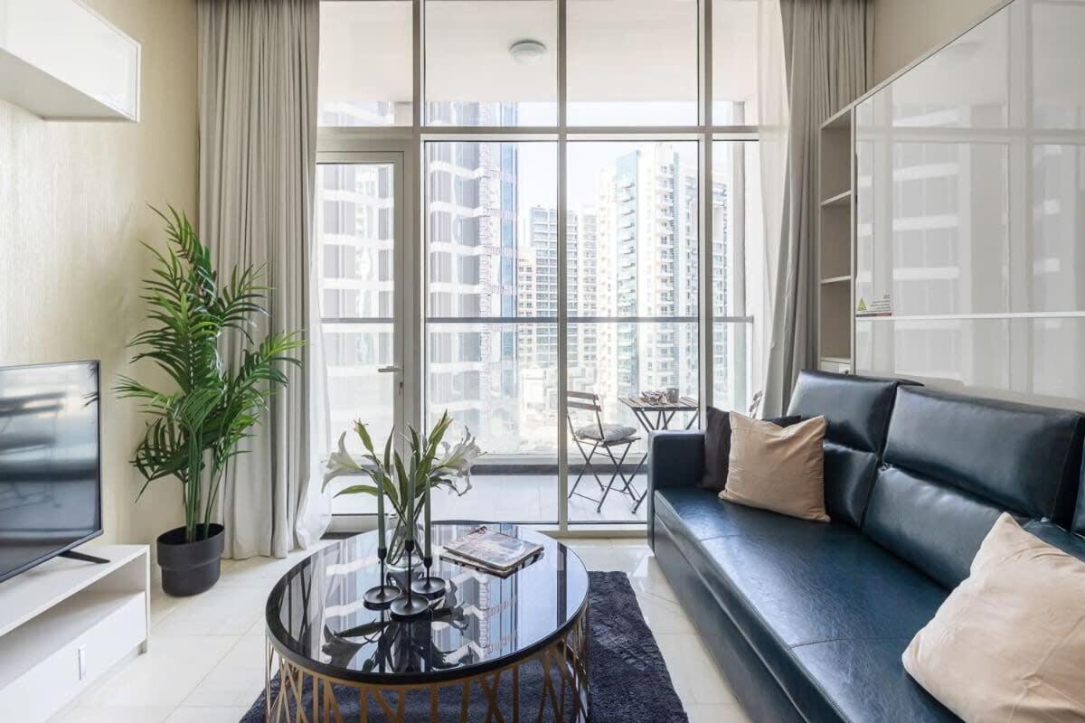 Frank Porter - Bayz Tower By Danube Apartment
