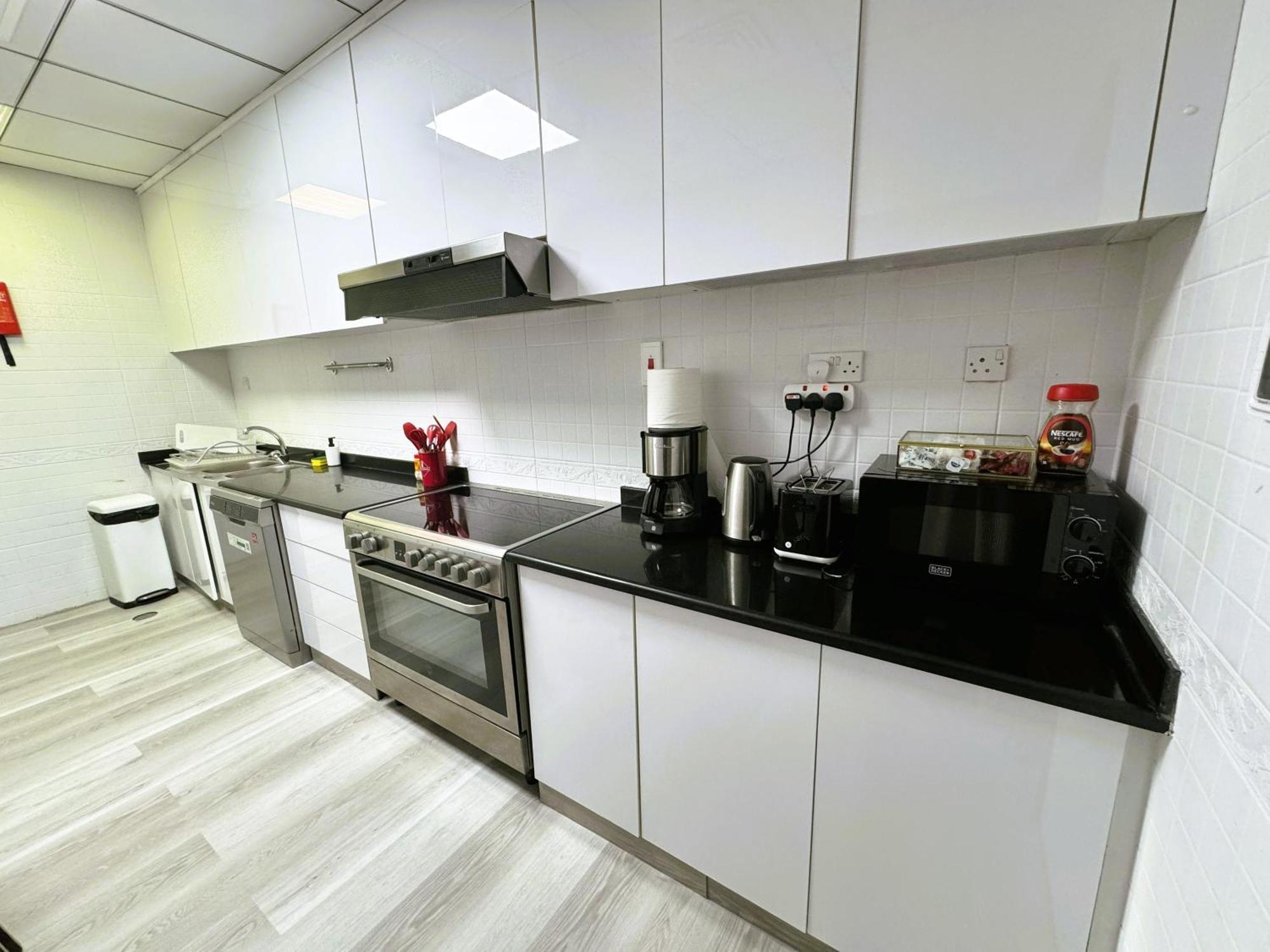 Marina - 5 Bedroom, Feel, Great Amenities