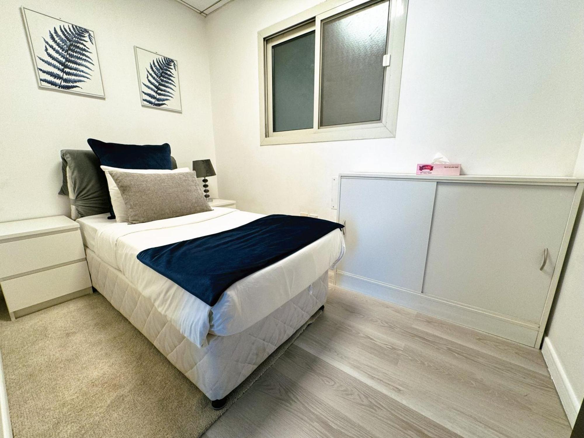 Marina - 5 Bedroom, Feel, Great Amenities Apartment *
