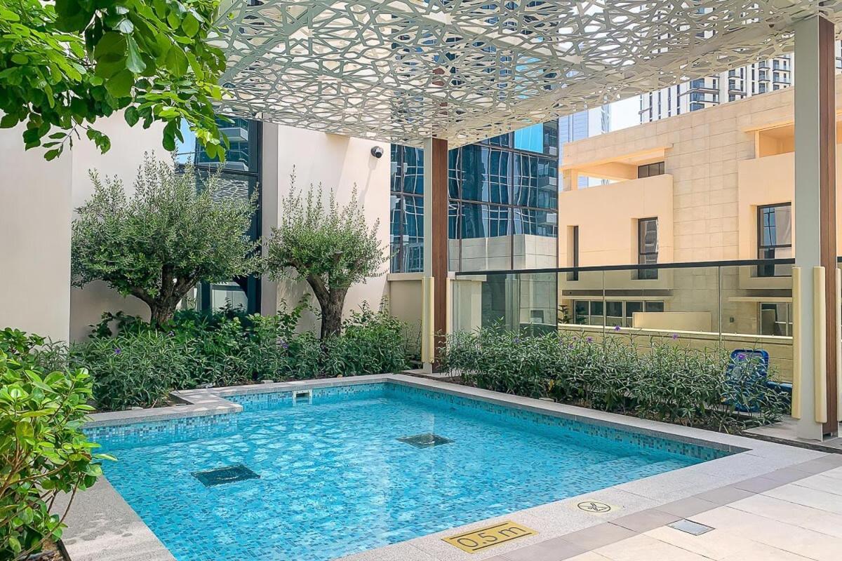 Apartment Frank Porter - Act One Tower 1 *