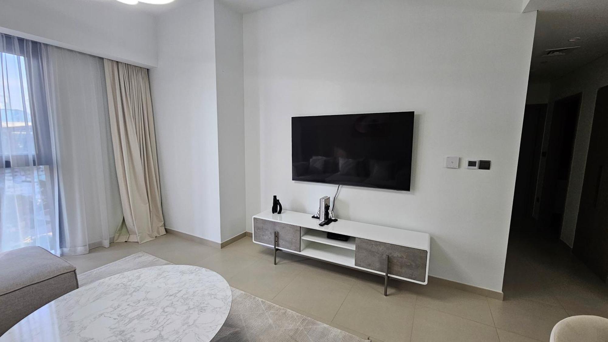 Apartment Mh - Act Tower - Burj View - 2bhk - Ref509 *