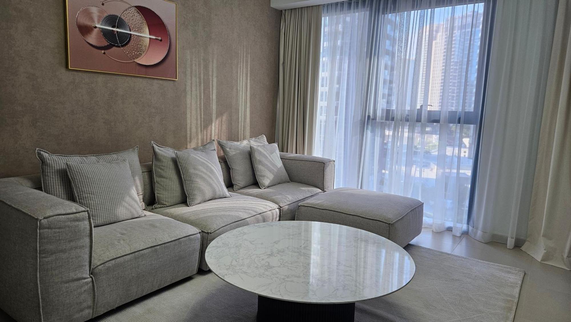 Apartment Mh - Act Tower - Burj View - 2bhk - Ref509 Dubai