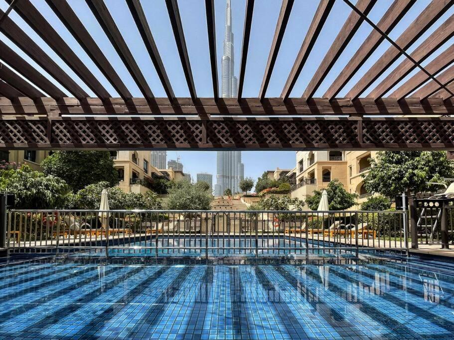 Apartment First Class 1br Tranquil Oasis In Old Town Dubai