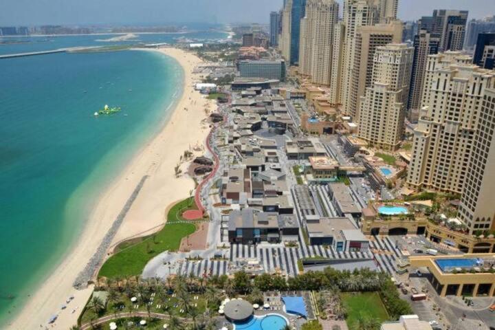 Amazing 1bdr In Jbr- Beach Access And Lake View Apartment *