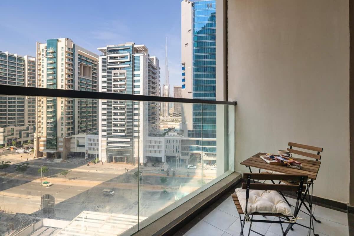 Frank Porter - Bayz Tower By Danube Apartment