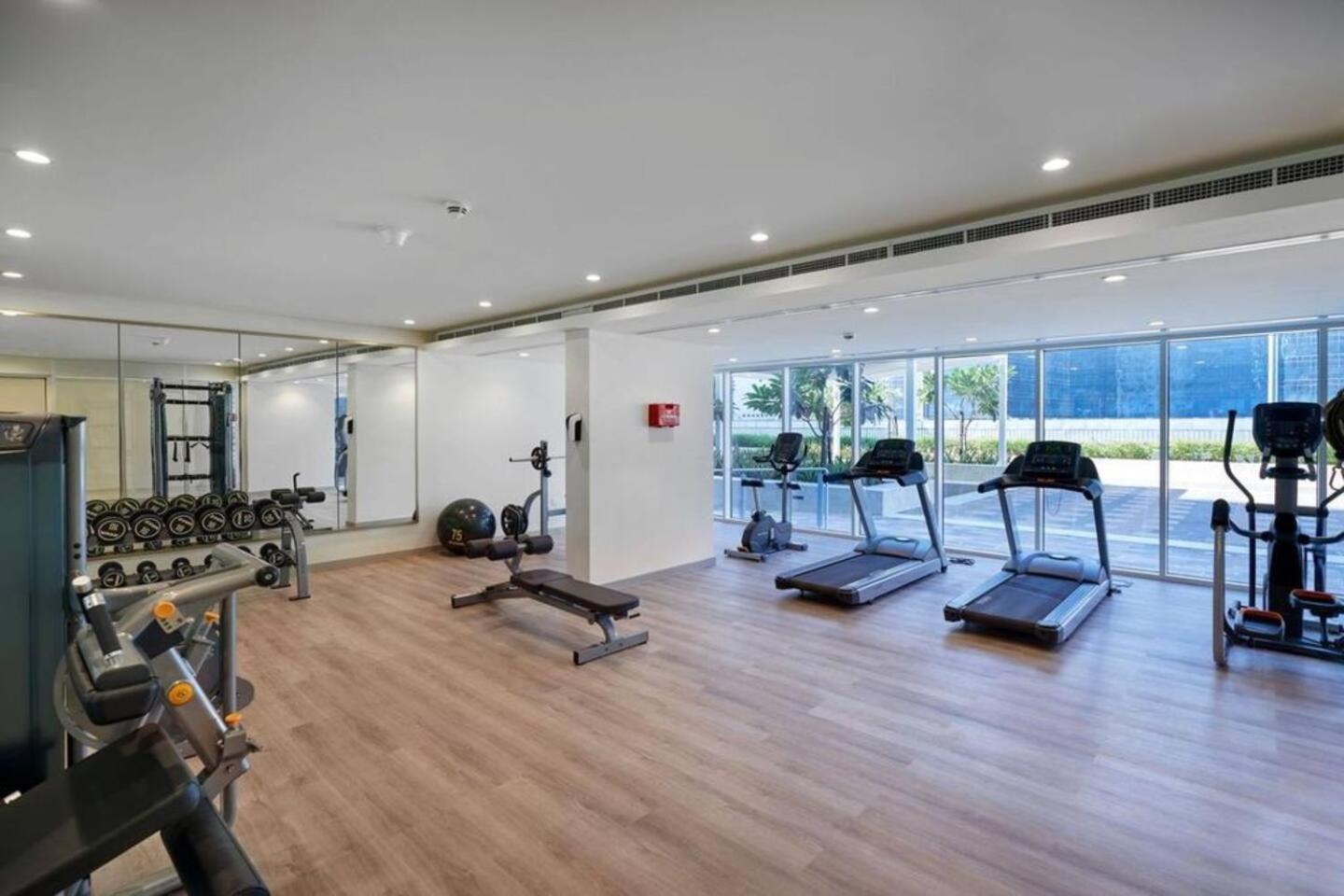 Apartment Canal View 1br Flat 5 Min Walk To Mall *