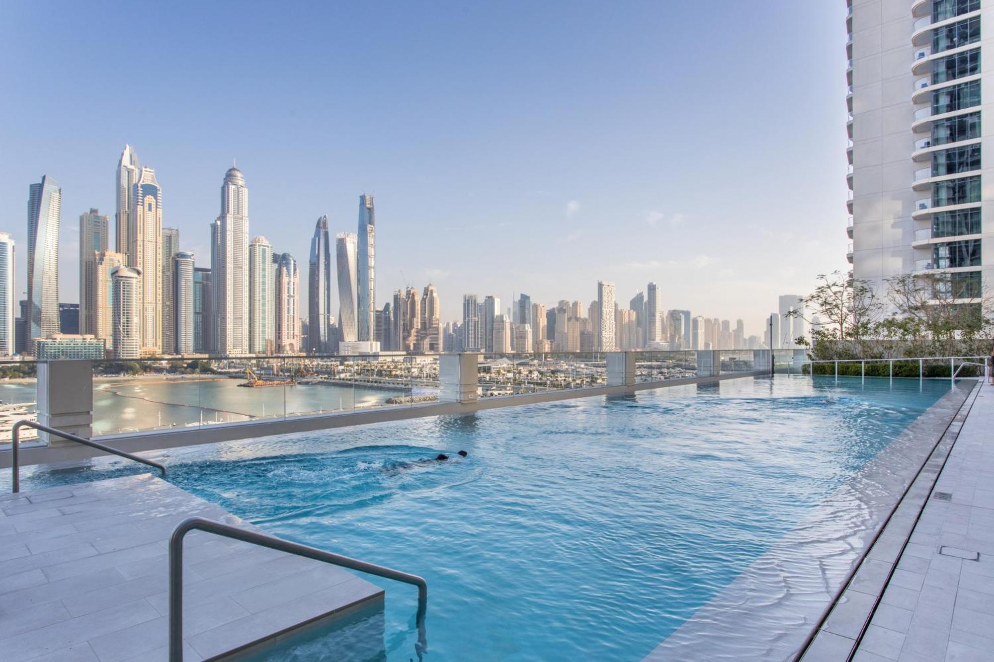 Sky-high 1br Retreatmarina Vistaemaar Beachfront Dubai