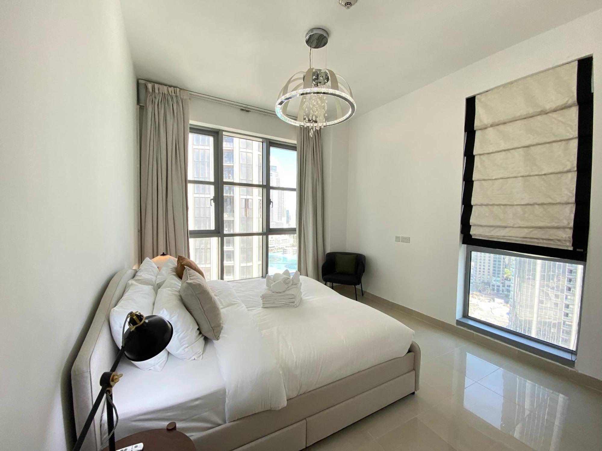 Lux Standpoint Tower Burj & Fountain Views Apartment