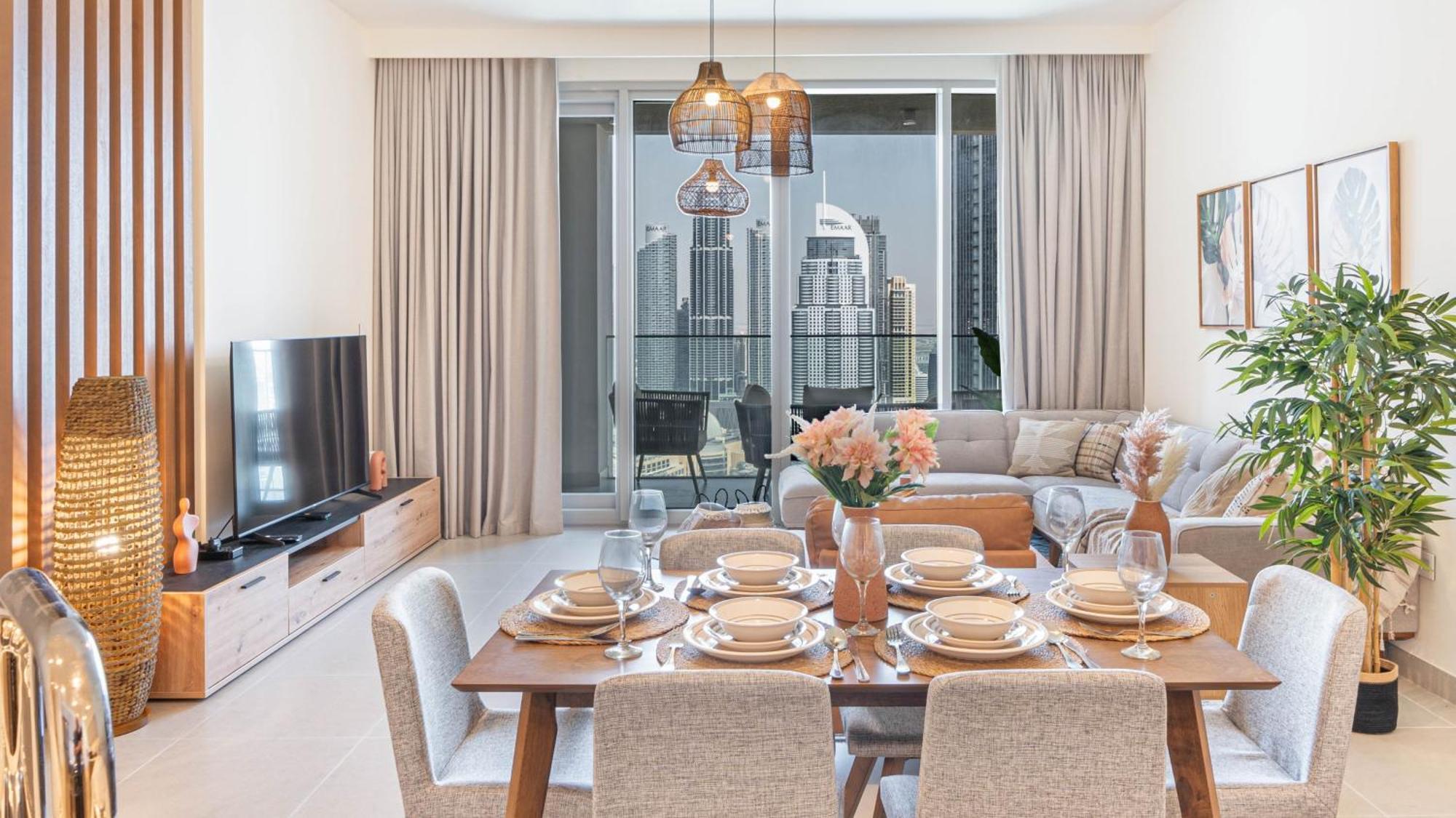 Luxury 3bhk, Burj Khalifa & Dancing Fountain View Apartment