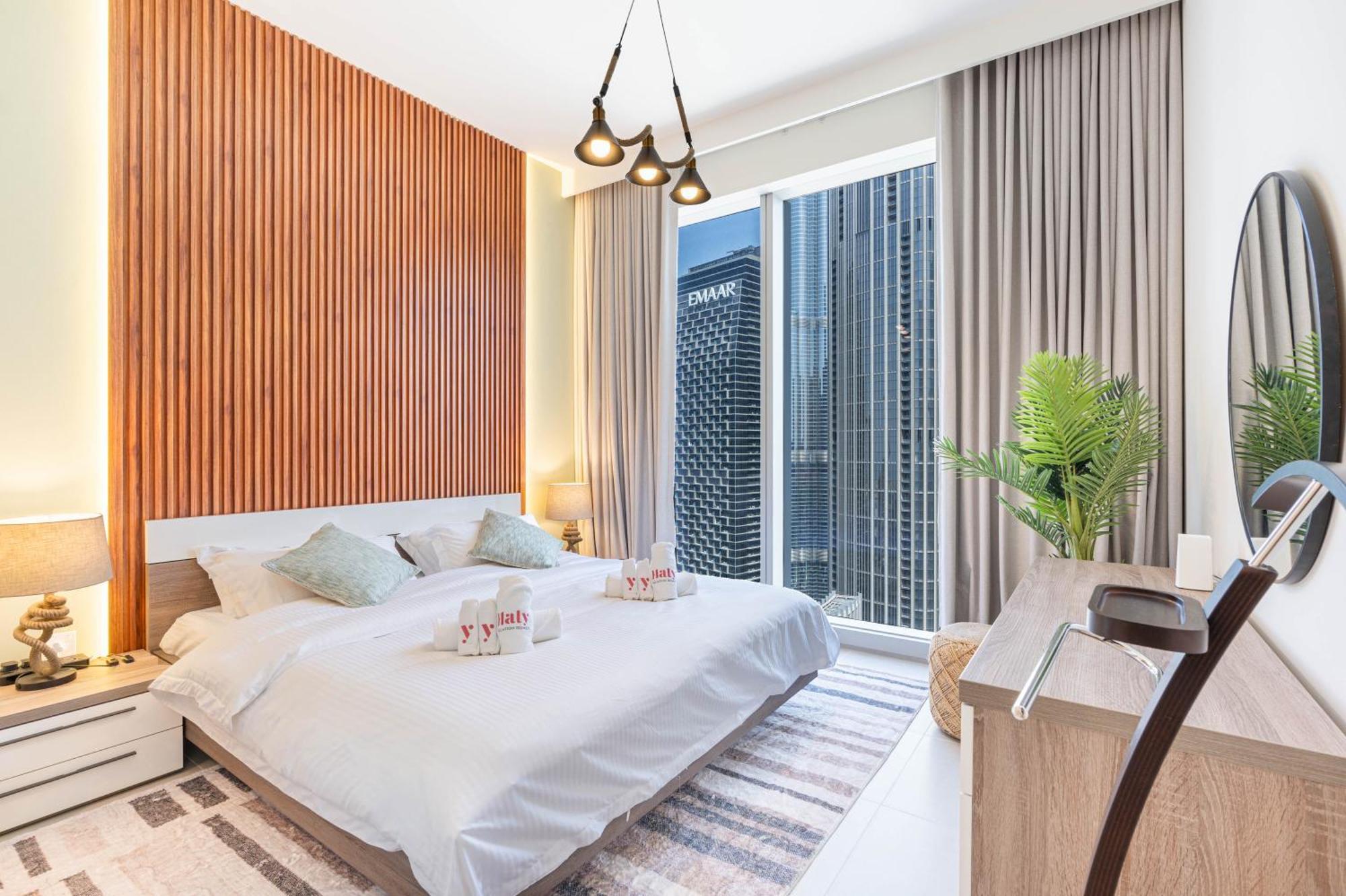 Luxury 3bhk, Burj Khalifa & Dancing Fountain View Apartment *