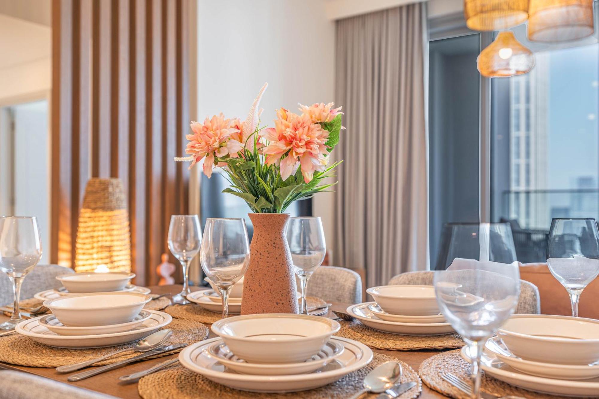 Luxury 3bhk, Burj Khalifa & Dancing Fountain View Dubai