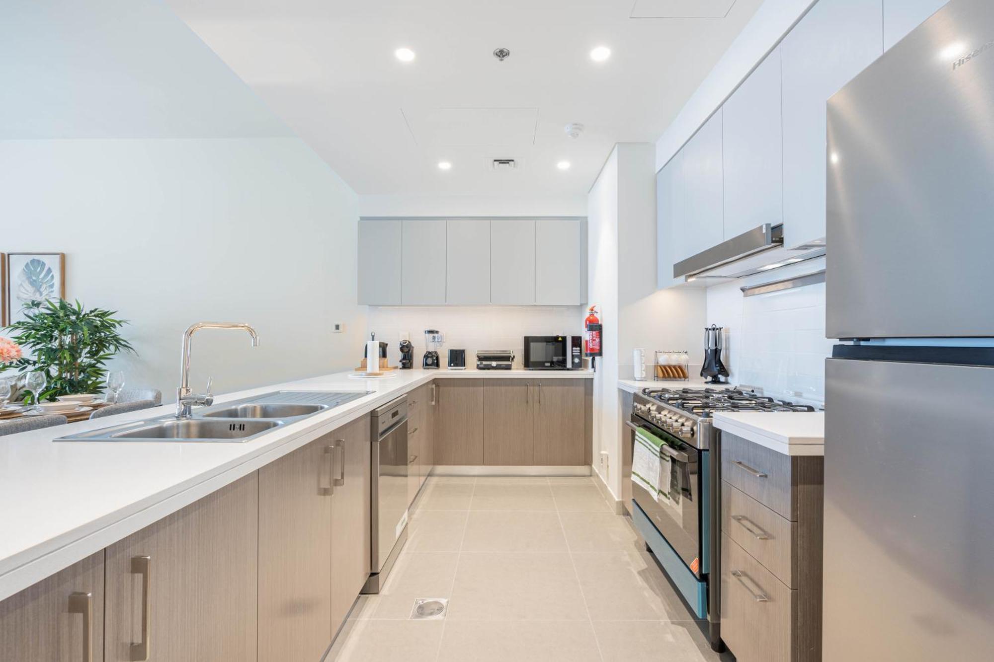Luxury 3bhk, Burj Khalifa & Dancing Fountain View Apartment Dubai