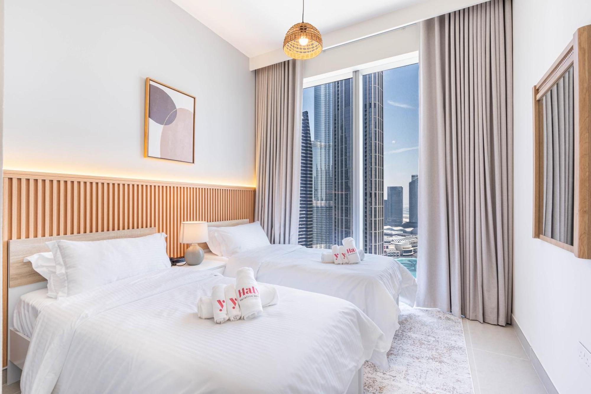 Luxury 3bhk, Burj Khalifa & Dancing Fountain View Apartment