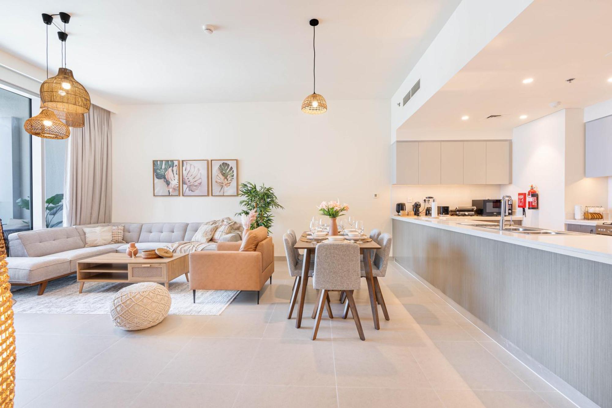 Luxury 3bhk, Burj Khalifa & Dancing Fountain View Apartment Dubai