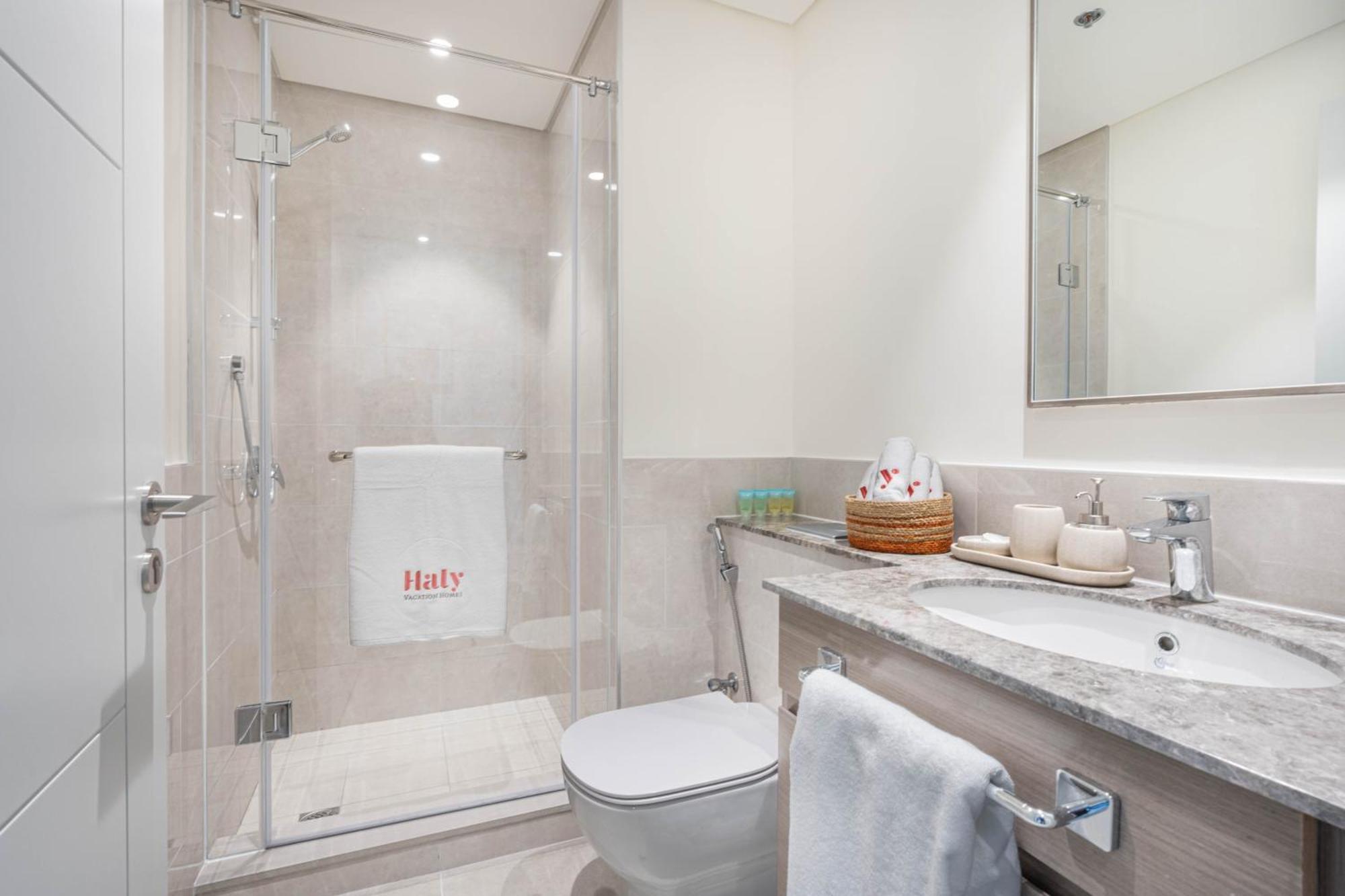 Luxury 3bhk, Burj Khalifa & Dancing Fountain View Apartment *