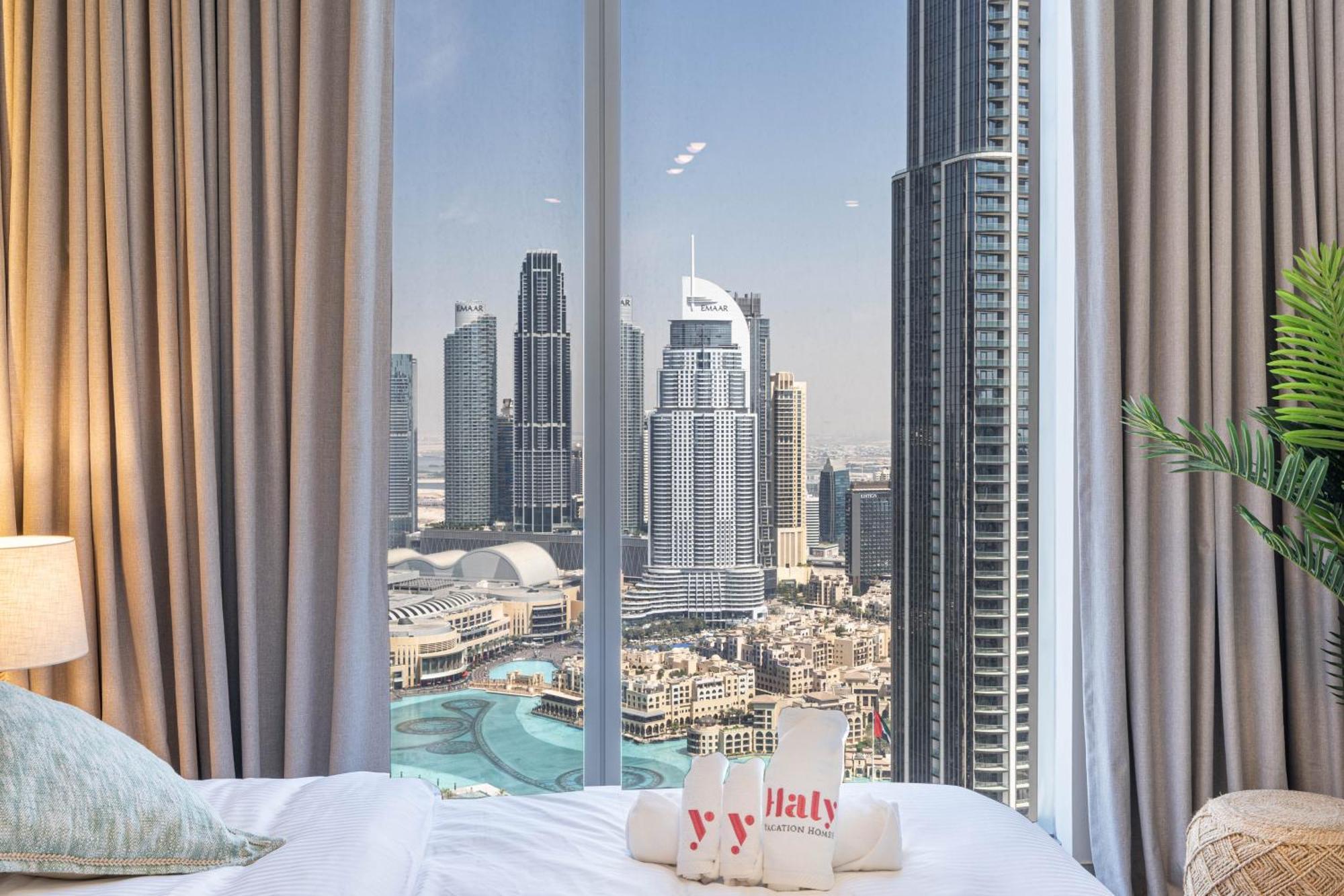 Luxury 3bhk, Burj Khalifa & Dancing Fountain View Apartment