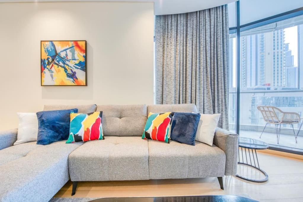 Rh - Spacious Chic Apartment, Next To Mall Apartment *
