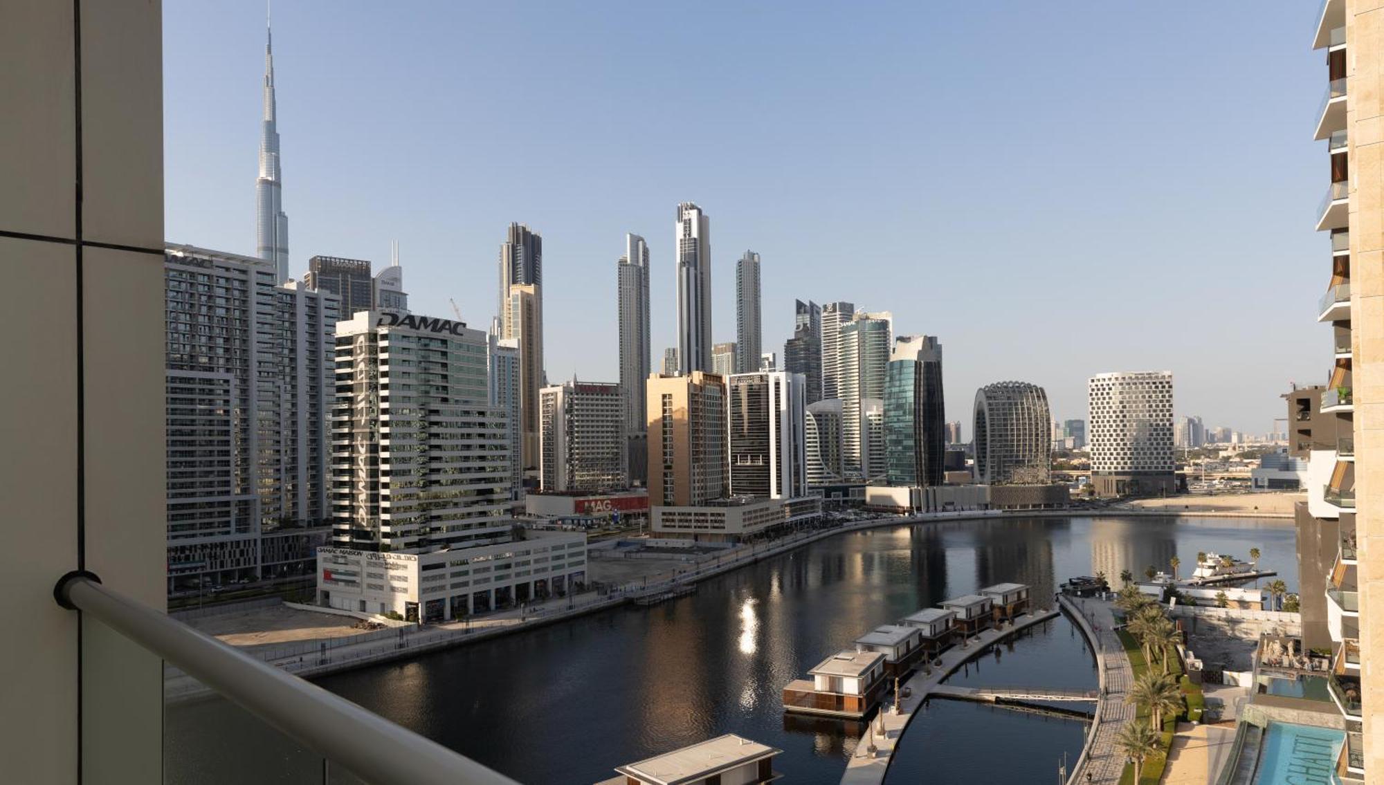 Prime Spacious 2 Bedroom Apt, Burj Khalifa & Canal View - Scala Tower * Dubai