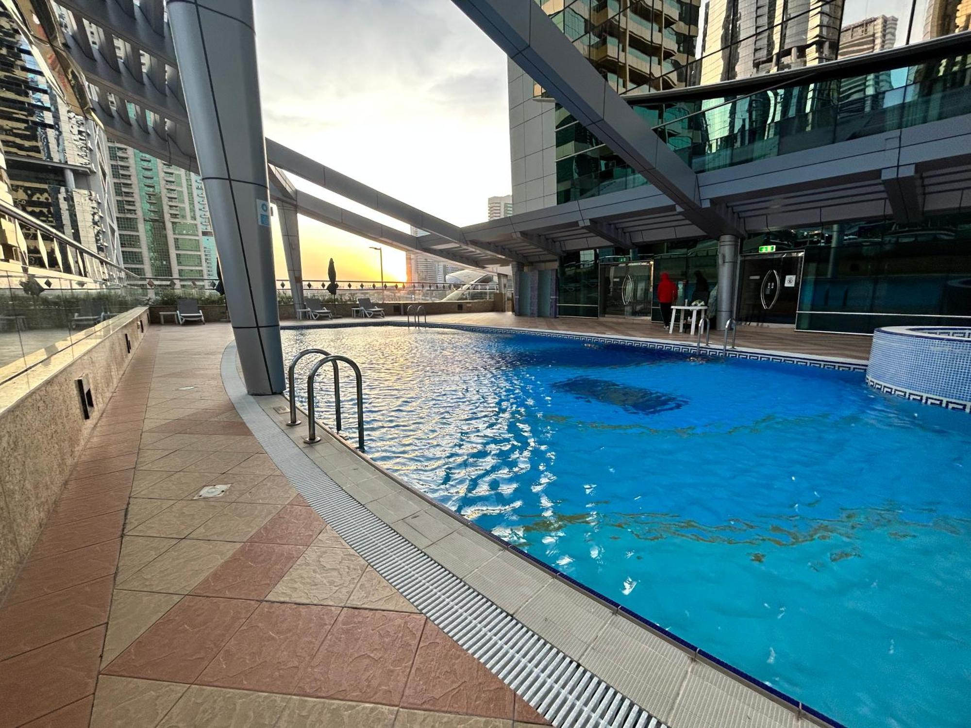 Apartment Ultimate Luxury Apt Near Metro! *