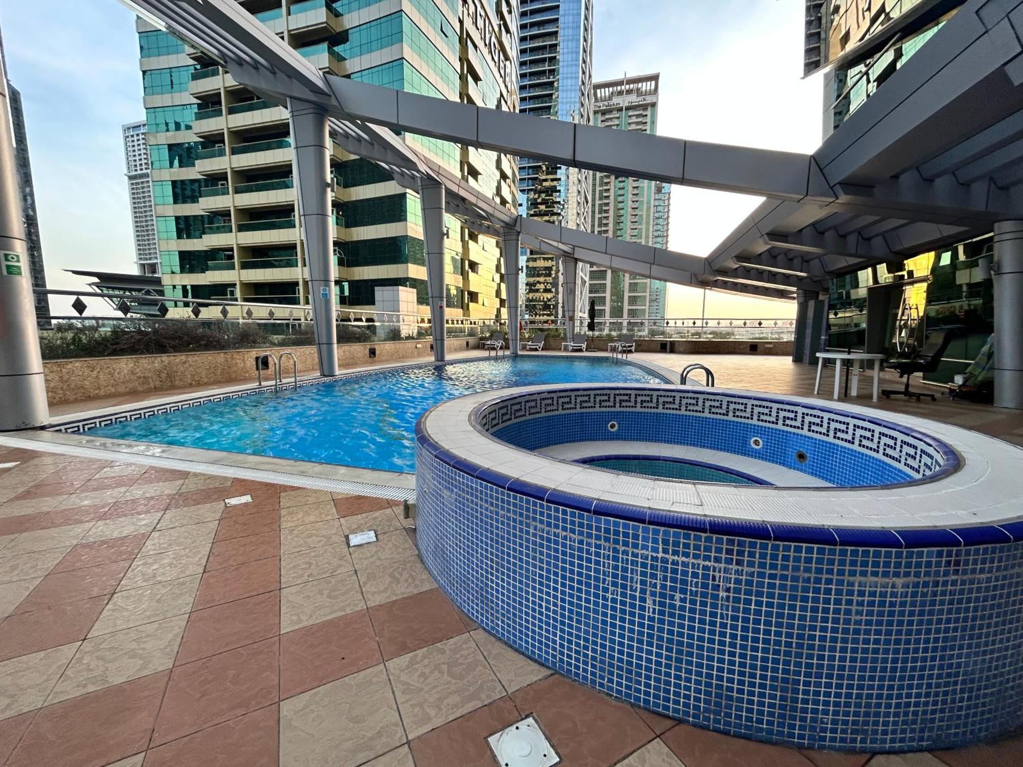 Apartment Ultimate Luxury Apt Near Metro! Dubai