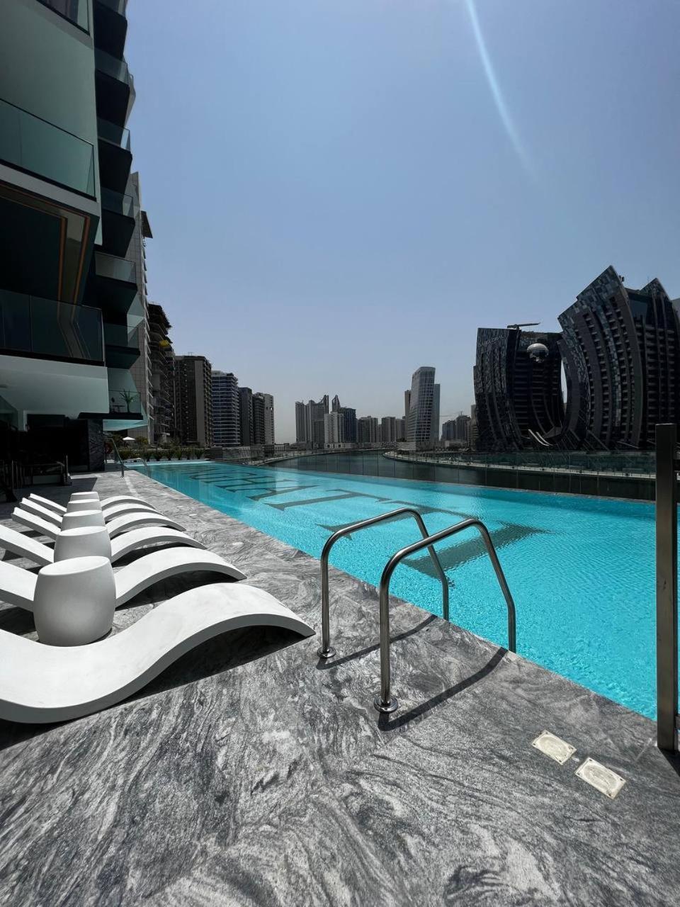 Daire Skyline Retreat With Burj Khalifa View *