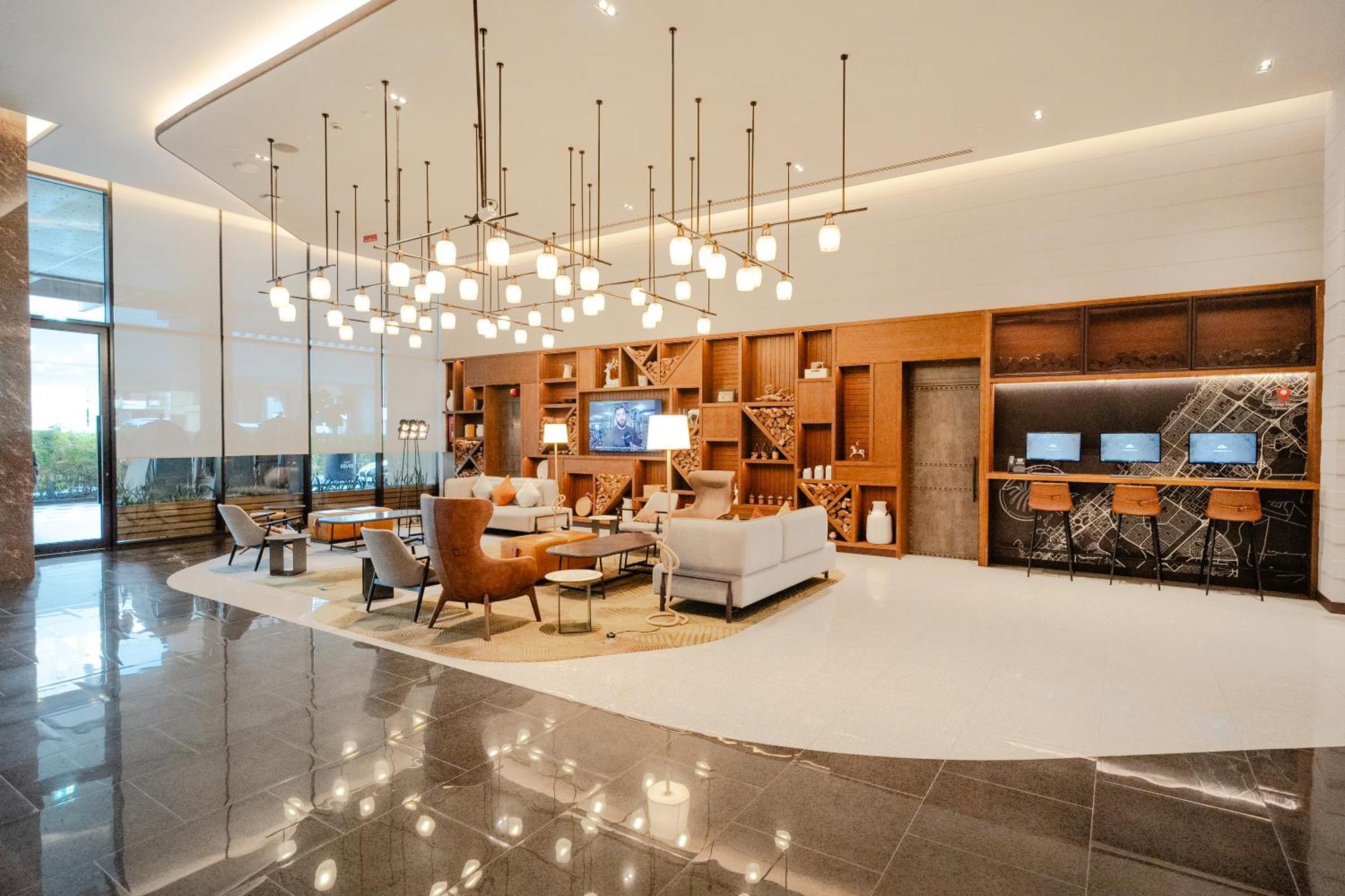 Revier - Dubai