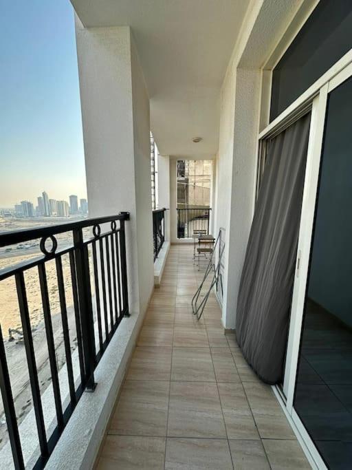 Apartment One Private Bathroom Tub Gym Free Parking Dubai