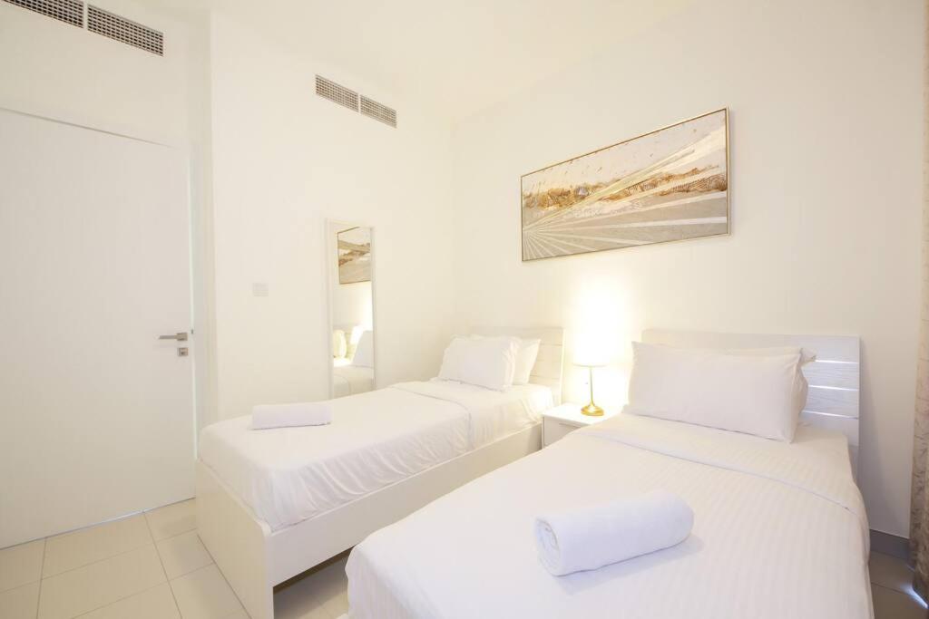 Spacious 3bhk Family Townhouse-emmar South Golf