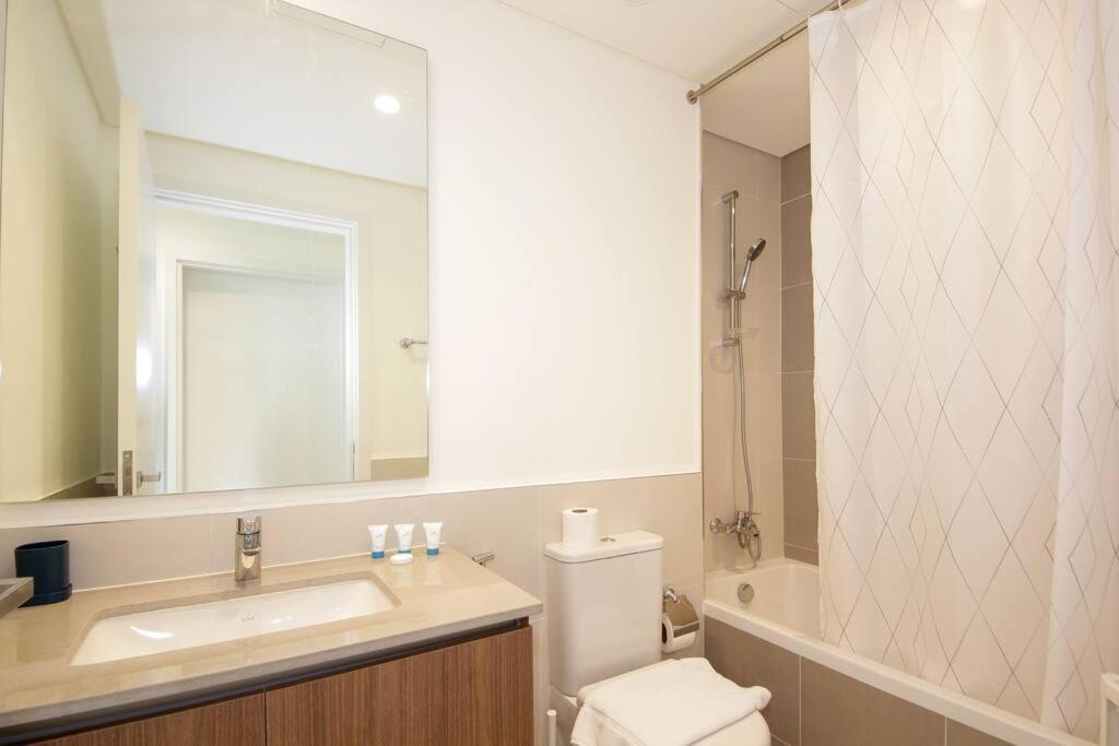 Villa Spacious 3bhk Family Townhouse-emmar South Golf Dubai
