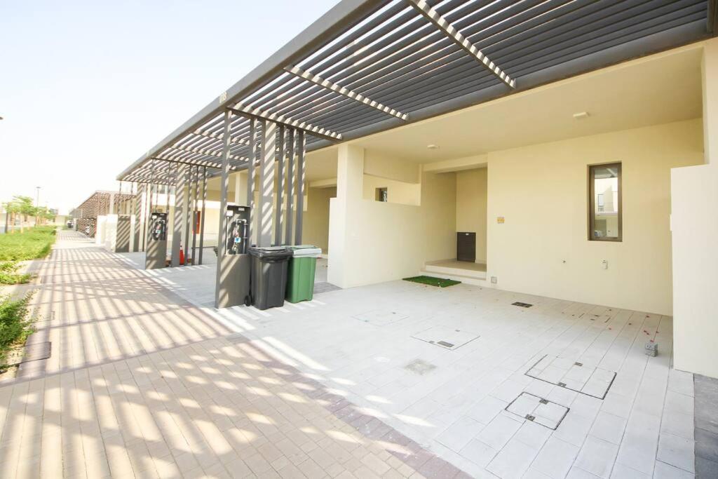 Villa Spacious 3bhk Family Townhouse-emmar South Golf Dubai