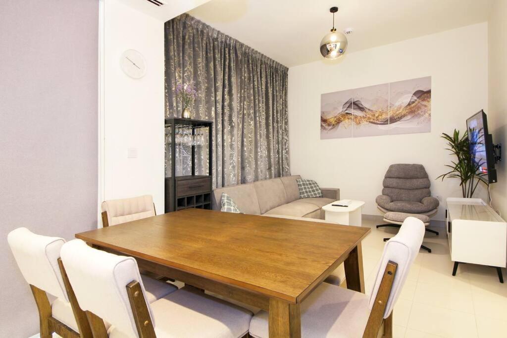 Villa Spacious 3bhk Family Townhouse-emmar South Golf Dubai