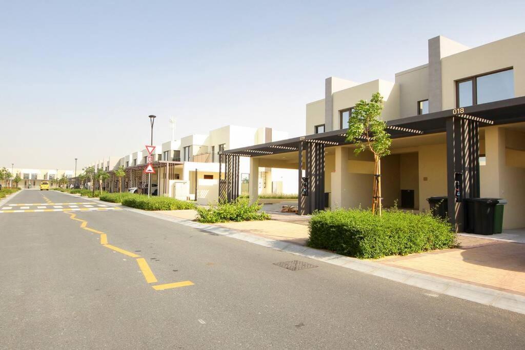 Villa Spacious 3bhk Family Townhouse-emmar South Golf *