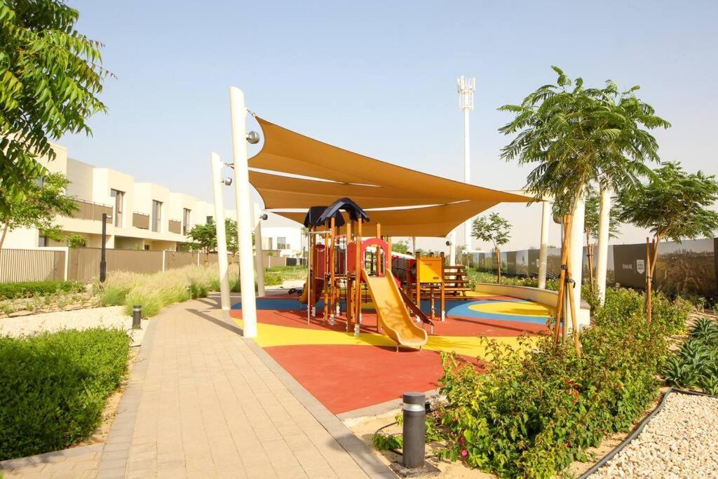 Spacious 3bhk Family Townhouse-emmar South Golf Dubai