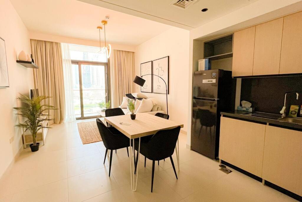 Elegant 1-br , Close To Burj Khalifa, Burj Crown Dubai