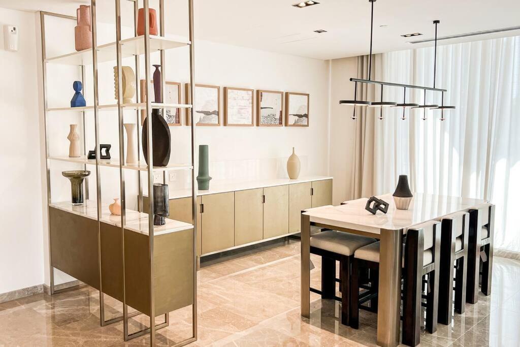 Apartment Elegant 1-br , Close To Burj Khalifa, Burj Crown Dubai