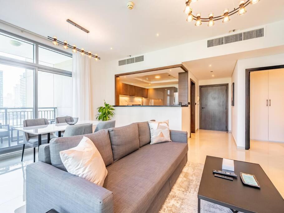 Apartamento Modern Downtown Escape 1bedroom With Upscale Comfort Dubai