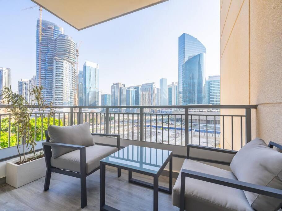 Apartamento Modern Downtown Escape 1bedroom With Upscale Comfort Dubai