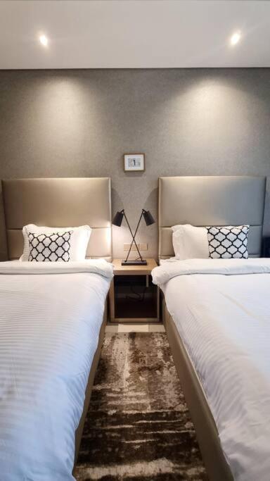 Apartment Luxury Paramount B327 *