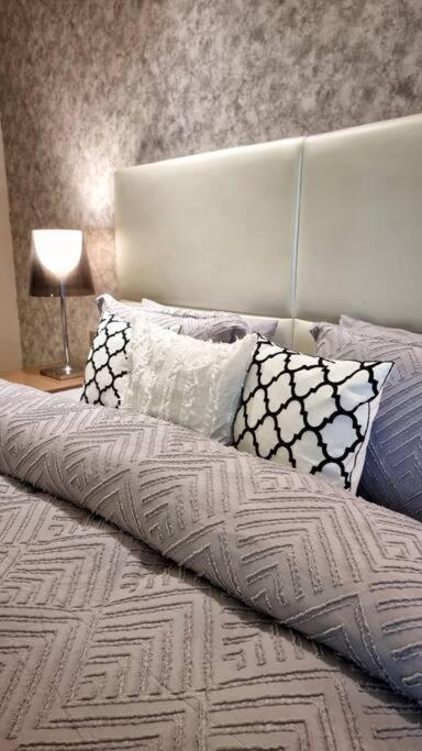 Luxury Paramount B327 Dubai