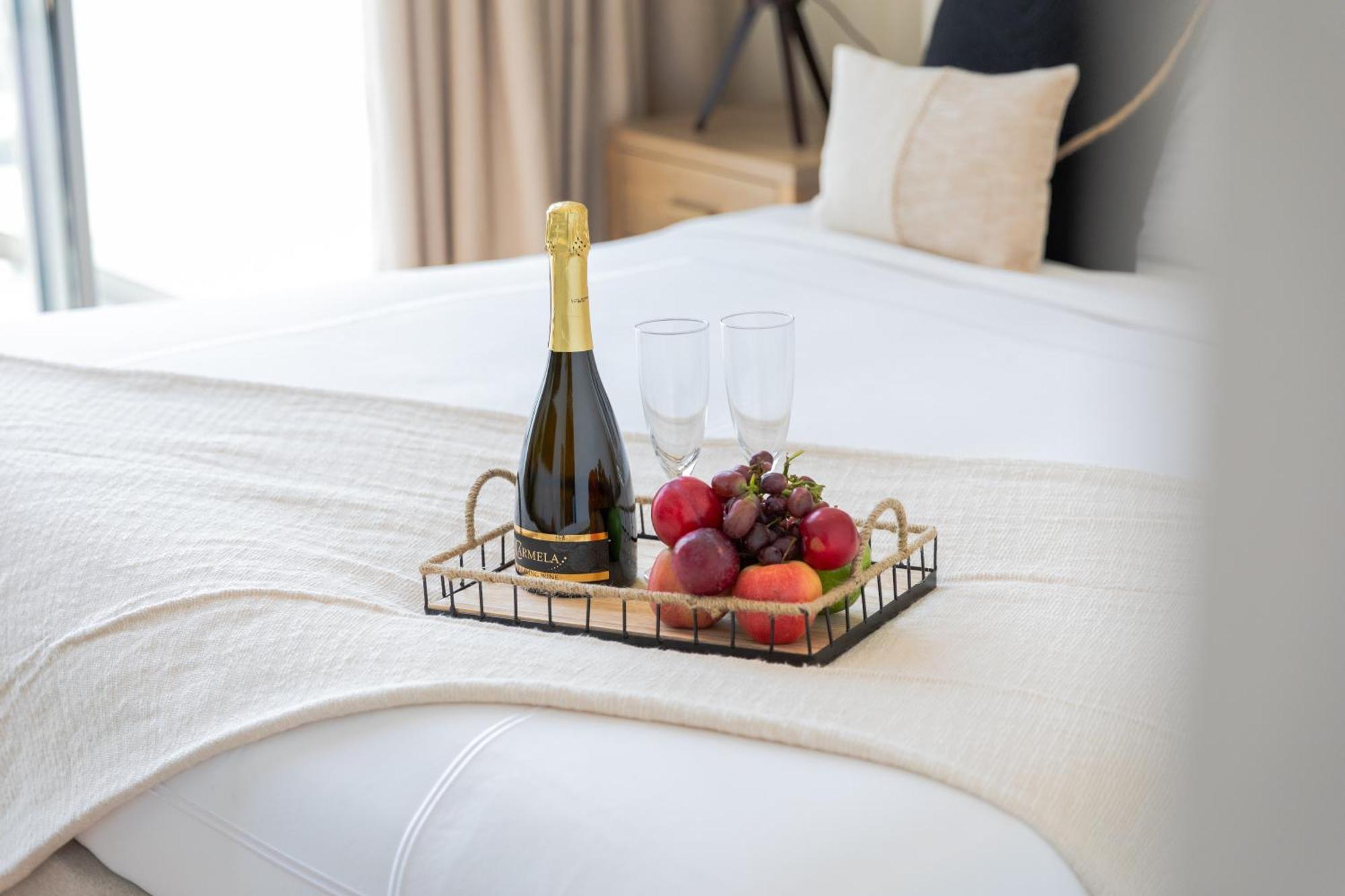 Eden's Homes & - Millennium Atria Residences Apartamento *