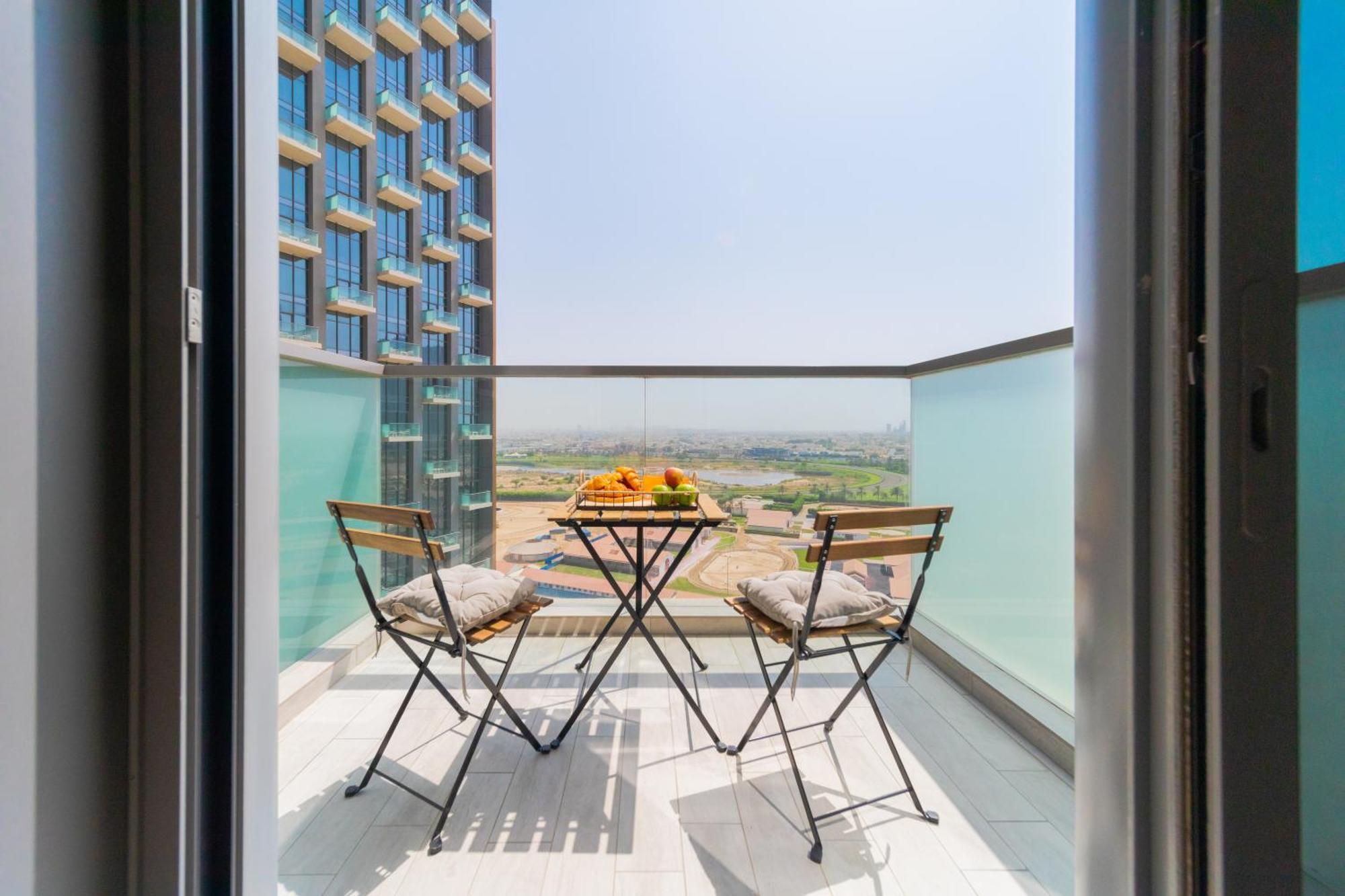 Eden's Homes & - Millennium Atria Residences Apartamento