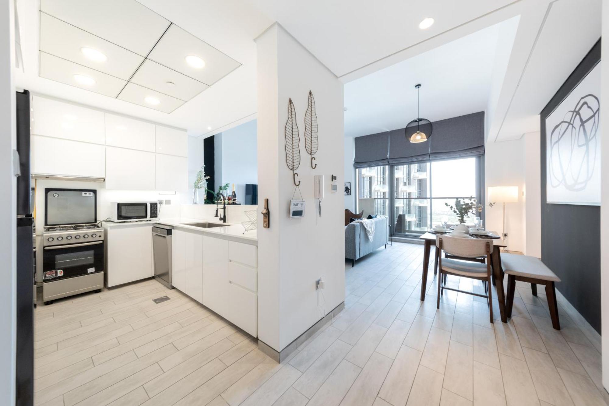 Eden's Homes & - Millennium Atria Residences * Dubai