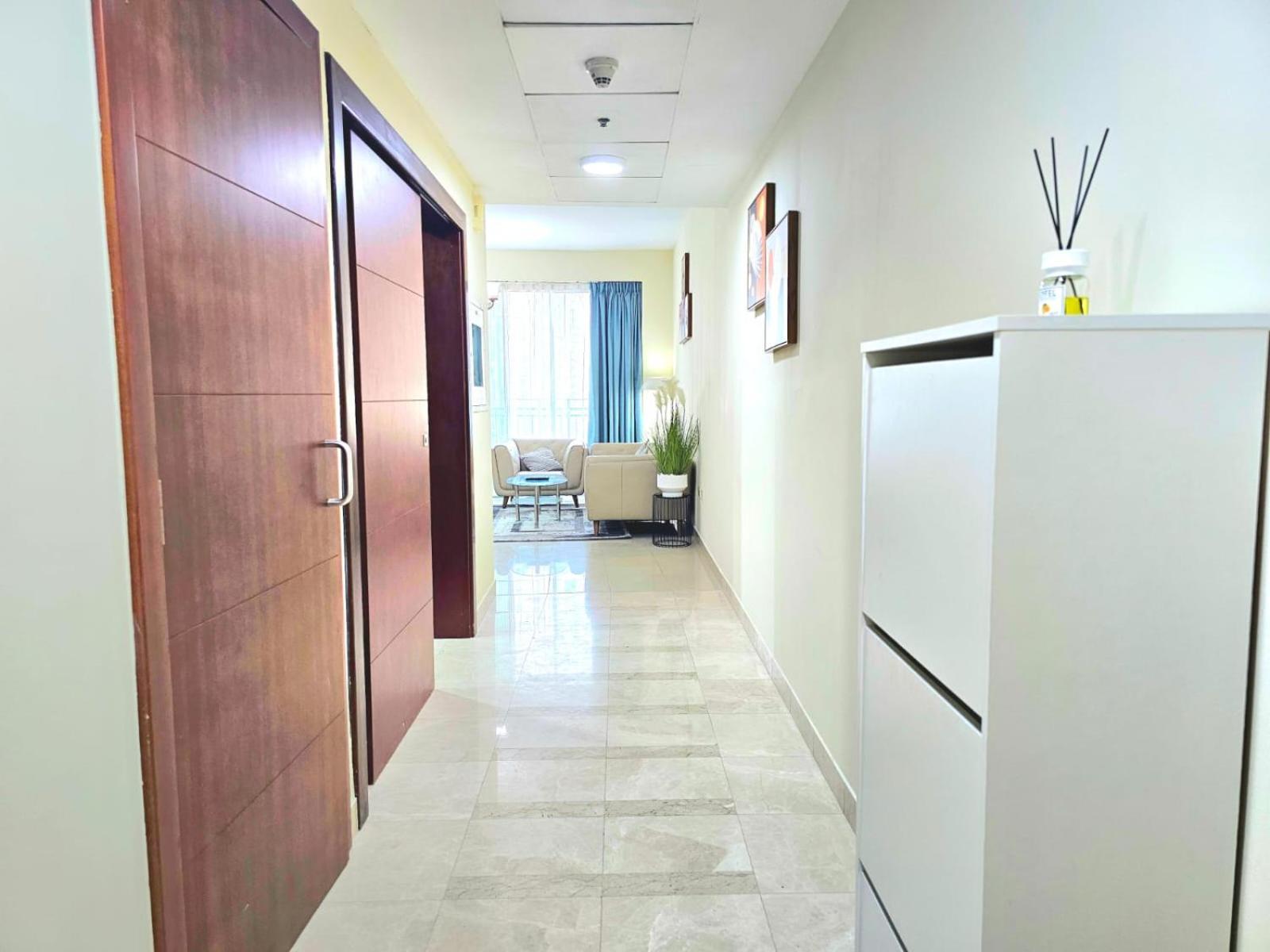 Trinity Homes - Standpoint Tower Downtown Apartment *