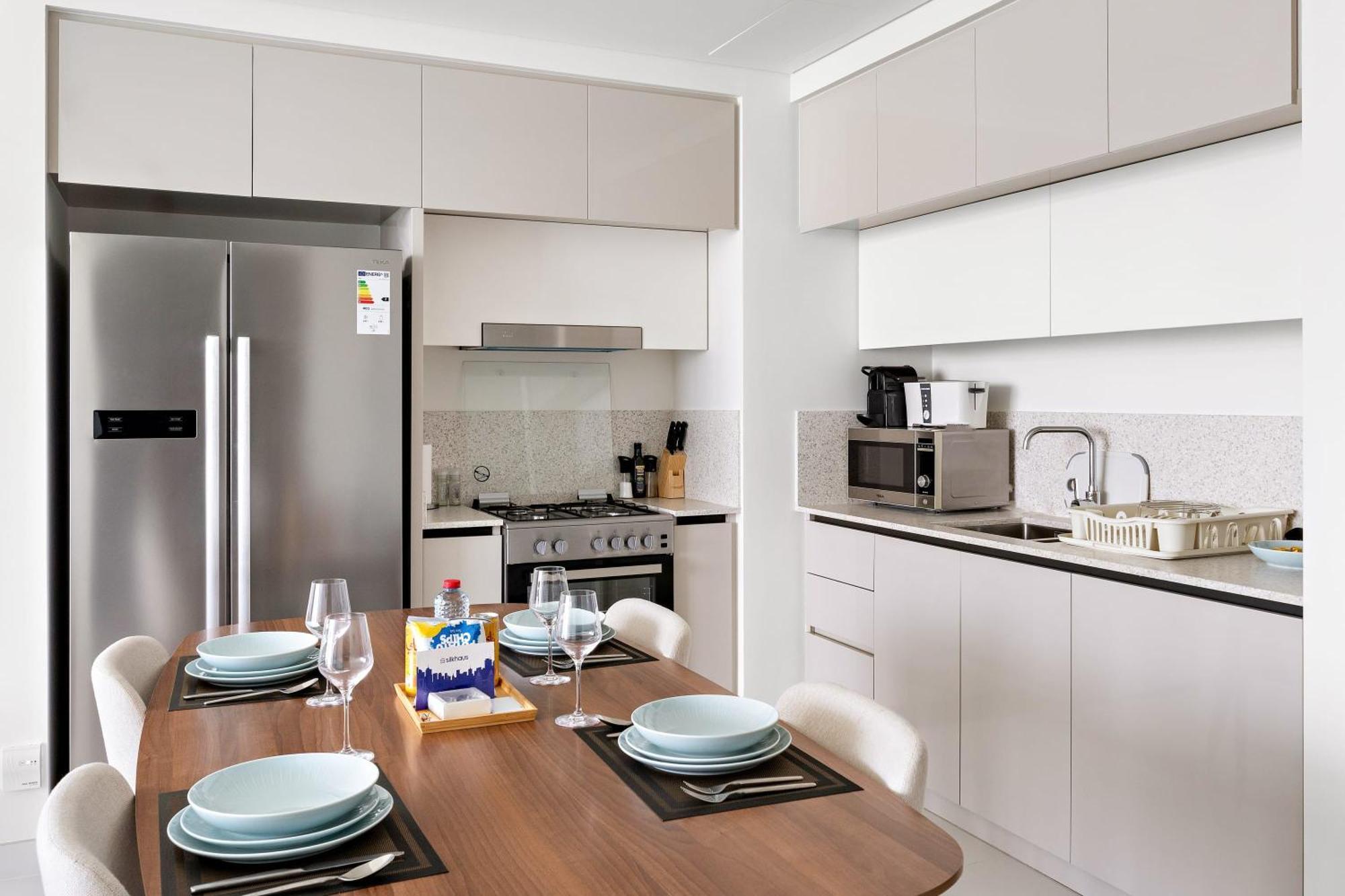 Silkhaus Skyline View | Exclusive Neighbourhood Apartment *