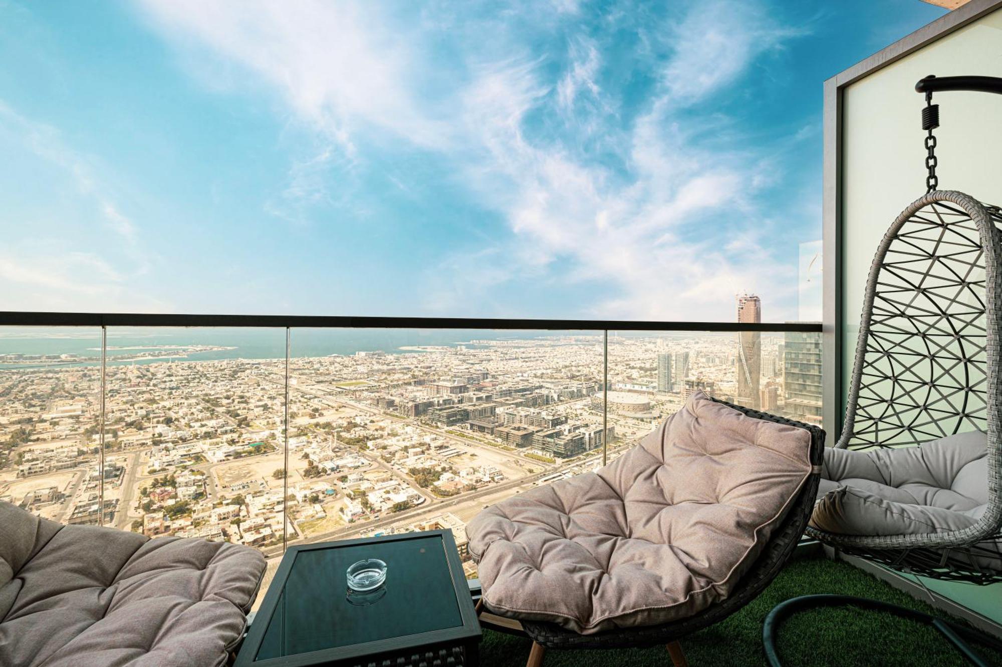 Daire Highest Infinity Pool In Downtown Dubai