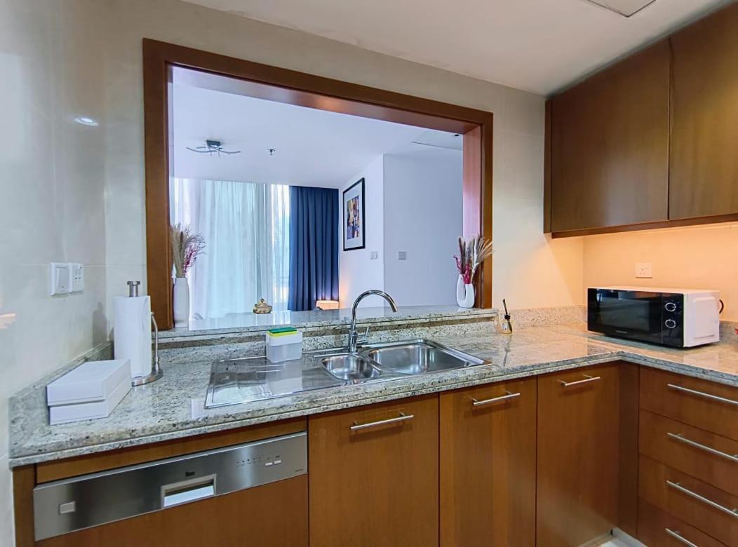 Trinity Homes - Standpoint Tower Downtown Apartment Dubai
