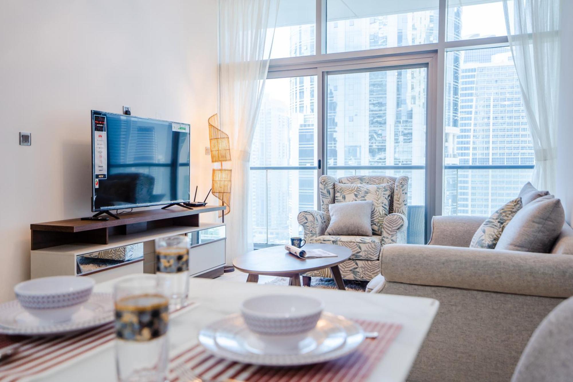 1br Near Metro Jlt Pool Gym Fast Wi-fi Dubai