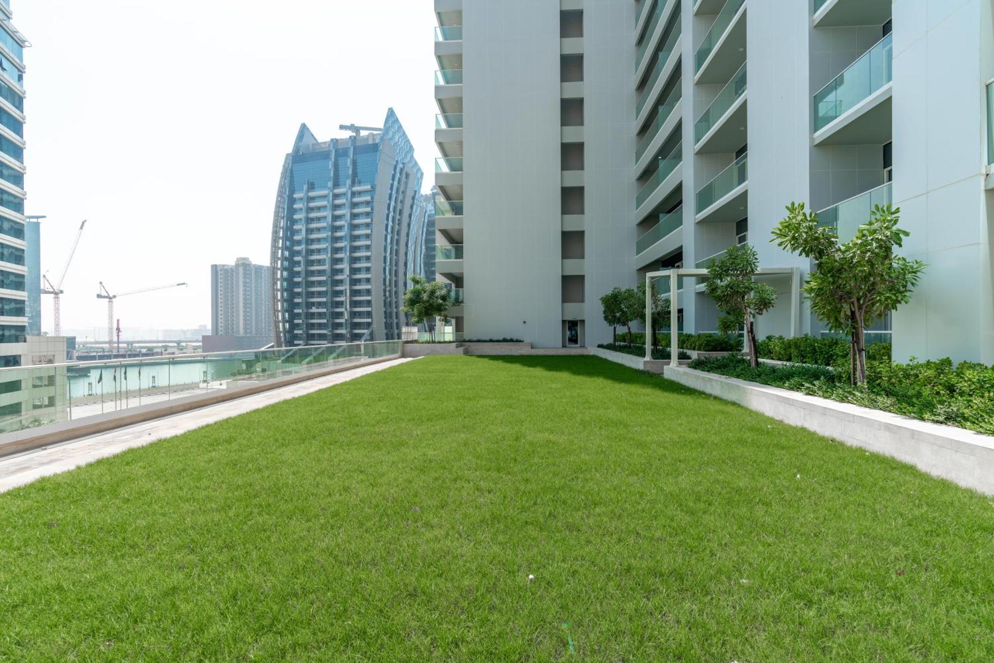 Delightful 2br At Reva Residences Dubai